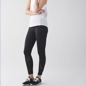 Lululemon Size 4 Inspire Tight II Leggings Black